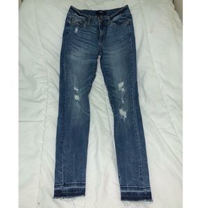 Low waist ripped aero jeans.